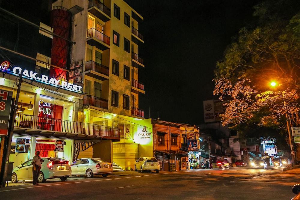 Oak Ray City Hotel Kandy Exteriér fotografie
