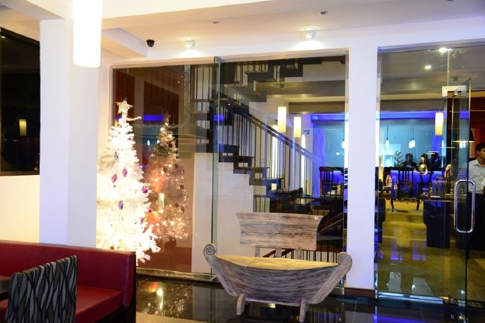 Oak Ray City Hotel Kandy Exteriér fotografie