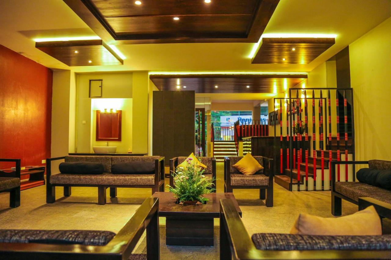 Oak Ray City Hotel Kandy Exteriér fotografie