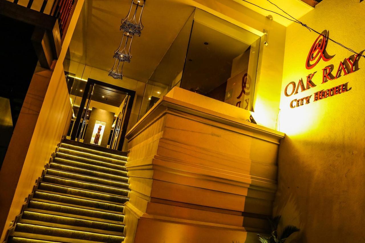 Oak Ray City Hotel Kandy Exteriér fotografie