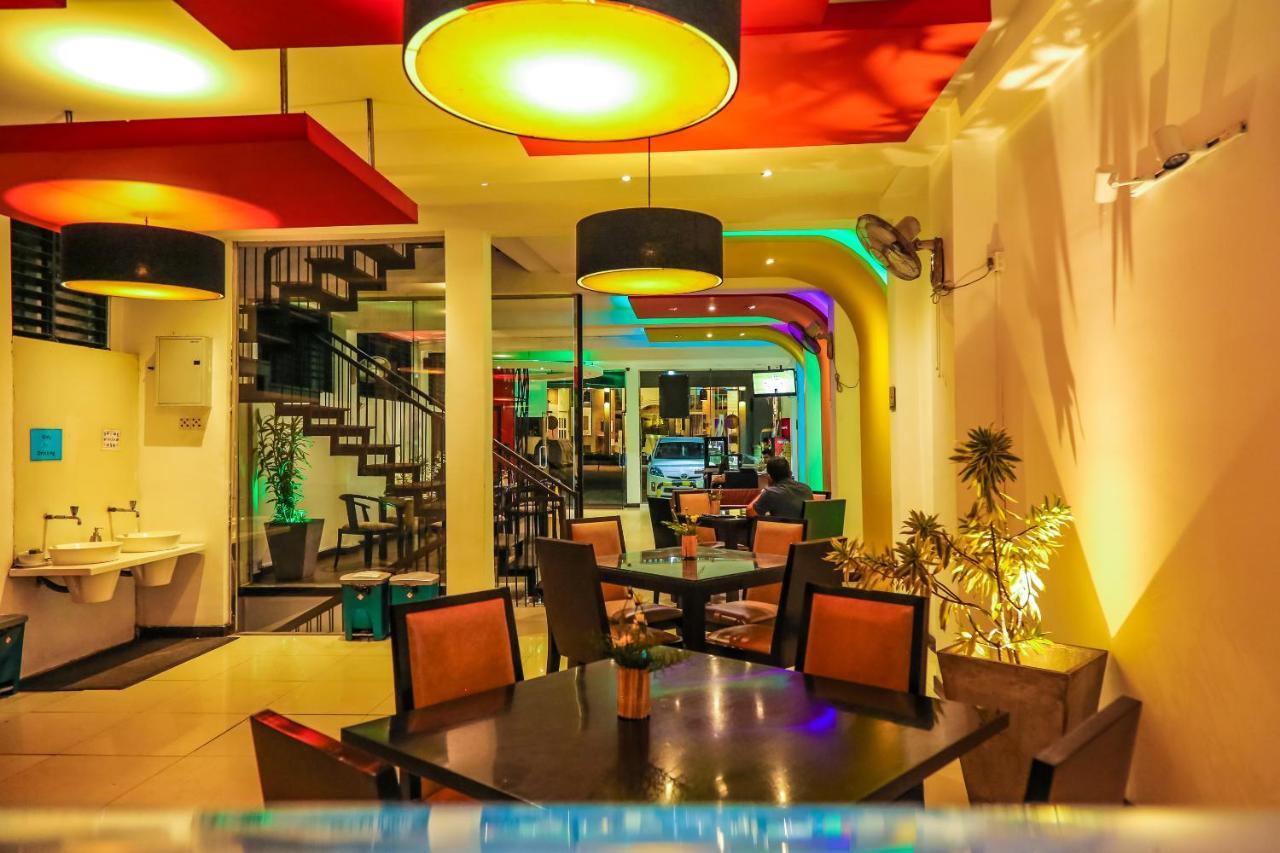 Oak Ray City Hotel Kandy Exteriér fotografie