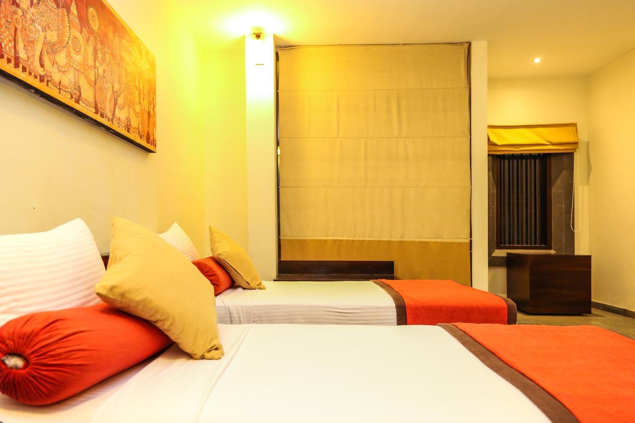 Oak Ray City Hotel Kandy Exteriér fotografie