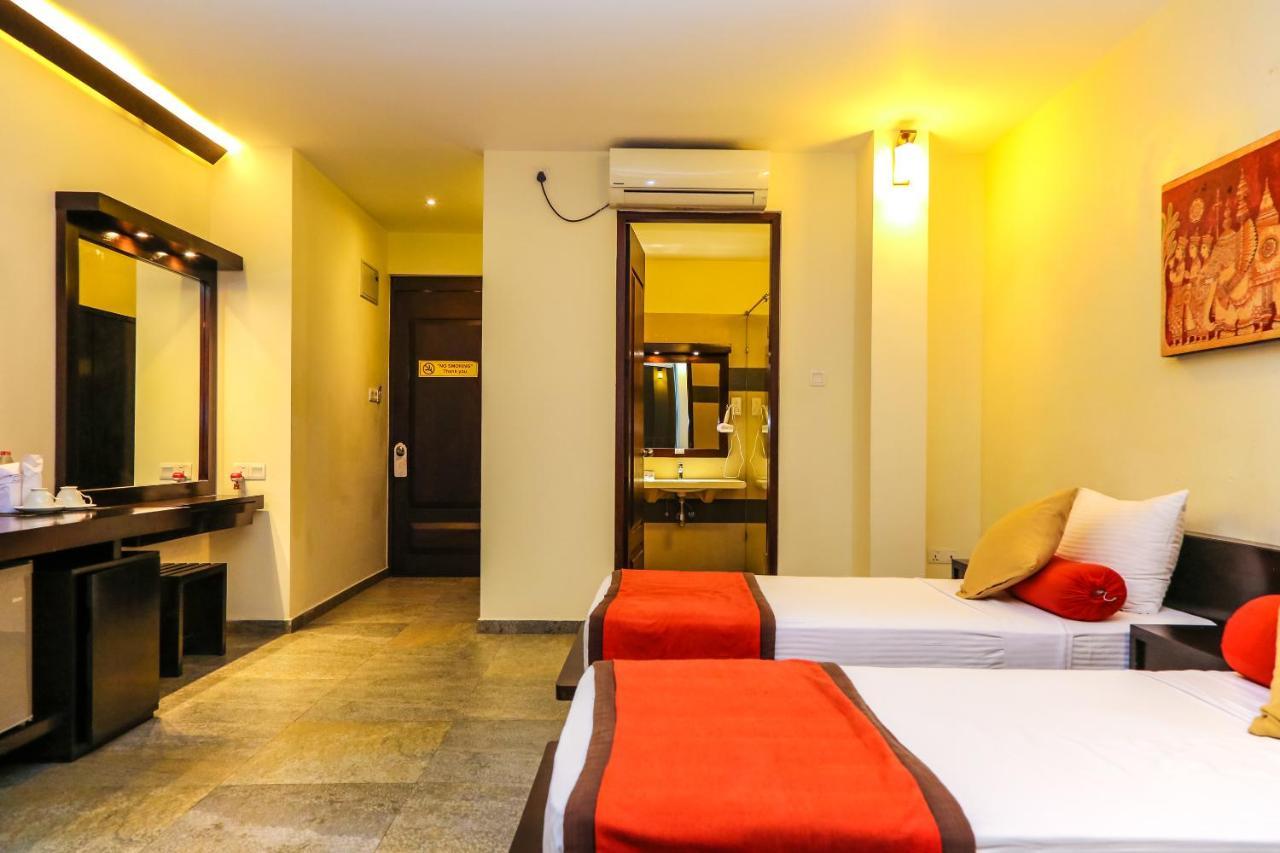 Oak Ray City Hotel Kandy Exteriér fotografie